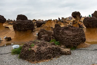 Small-Group Tour: Jiufen, Yehliu Geopark, Golden Waterfall, Shifen Waterfall and Shifen Old Street from Taipei
