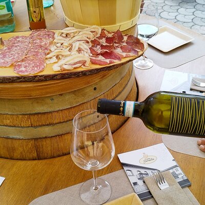 Tour and Tasting of Sparkling Wines in Valeggio