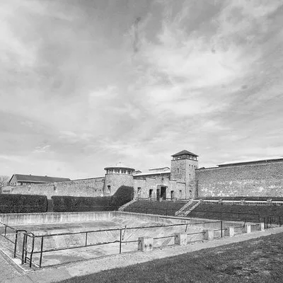 KZ Mauthausen Private Trip from Linz
