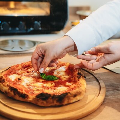 Florence Pizza & Tiramisù Cooking Class: Small Group Experience