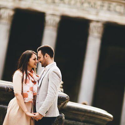 Private Classic Rome Photoshoot in Trevi Fountain & Pantheon