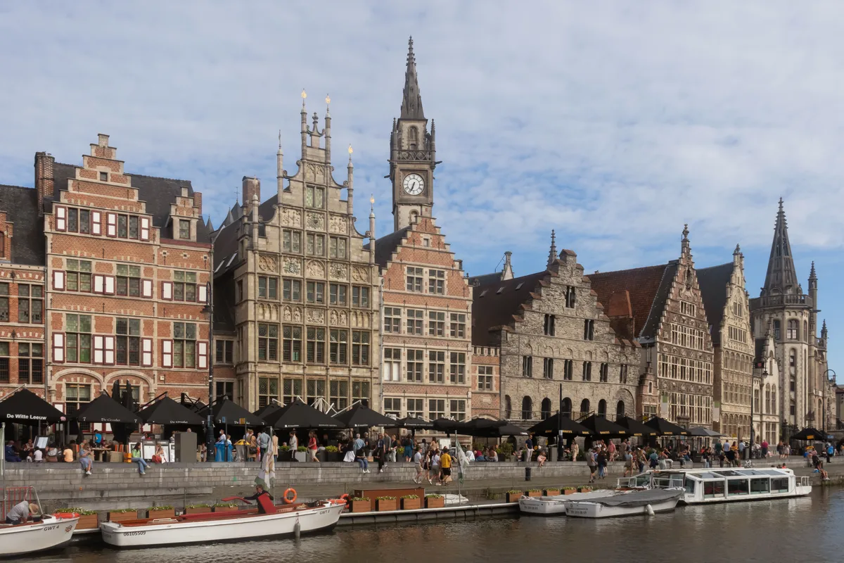 Ghent 2.5-Hour Off-the-Beaten-Track Bike Tour with Helmet, Polaroid, and Drink Bottle