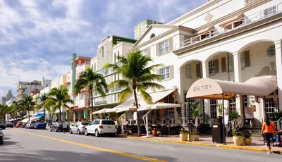 South Beach Taste Small-Group Food Tasting Walking Tour in Miami