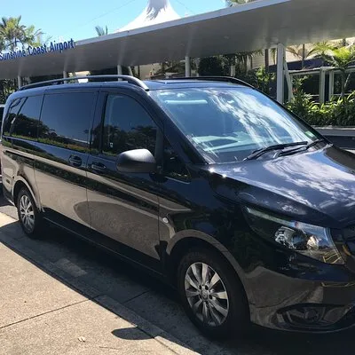 Private Transfer from Sunshine Coast Airport to Noosa 7 seater + Luggage Trailer