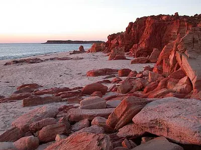 Broome 6-Hour Fly The Falls Tour with Cygnet Bay Pearl Farm Lunch