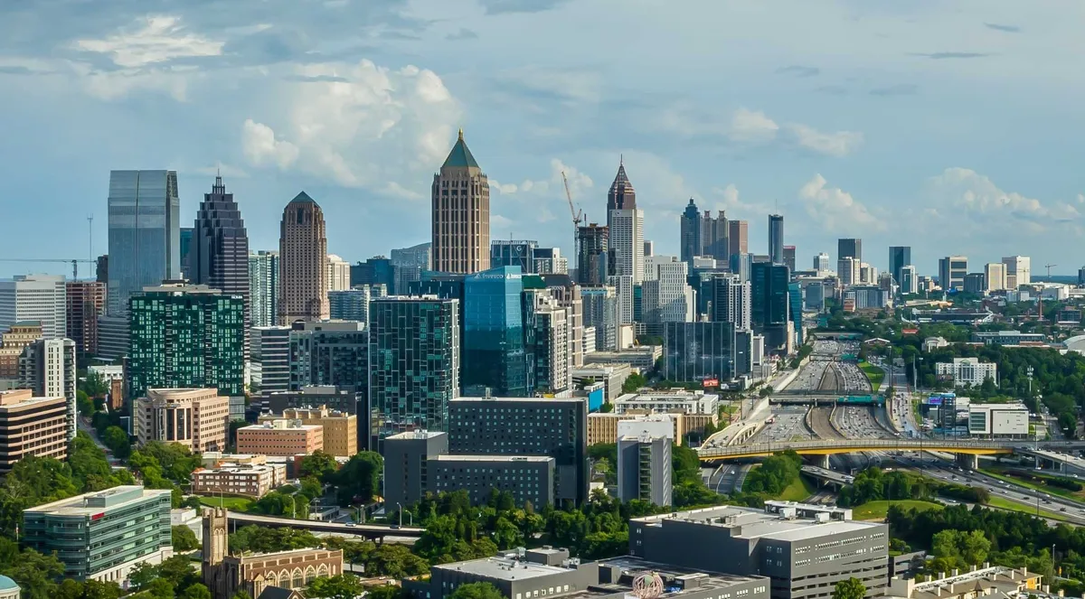 Atlanta 2.5-Hour Local Food and Victorian Oakland Cemetery Walking Tour