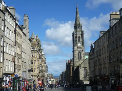 Edinburgh Castle 120-Minute In-Depth Experience with Expert Guide