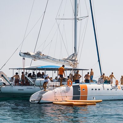 Golden Coast Sailing Tour for 3 hours in Ponta da Piedade Lagos