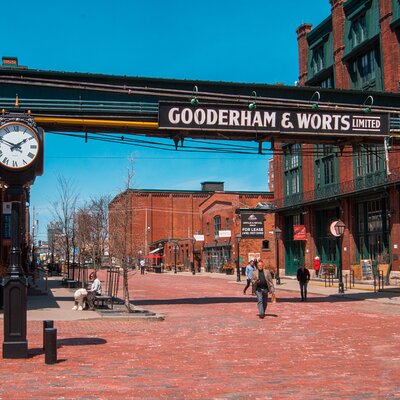 Go Tours Canada - Distillery District