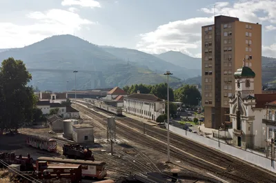 Douro Valley Tour in Porto: 3 Wine Tastings, Lunch and River Cruise