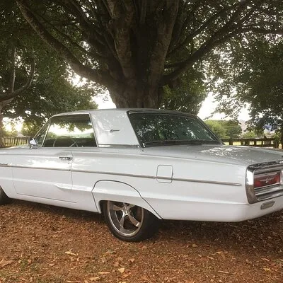 Hire classic cars and motorcycle trikes for weddings