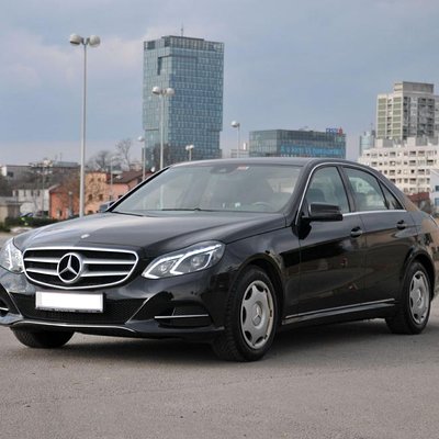 Private transfer from Brussels Airport to Brussels city Business car