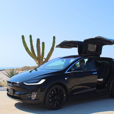 Los Cabos Luxury Tesla Transfer from Airport to San José del Cabo Area
