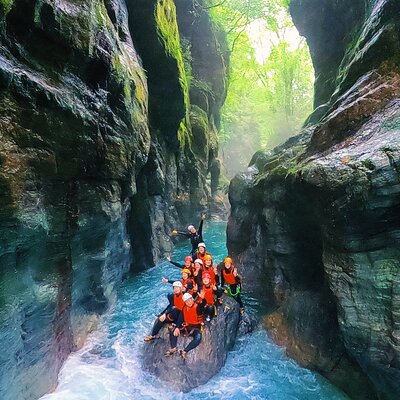 Canyoning Tour in Niyodogawa’s Most Beautiful Gorge
