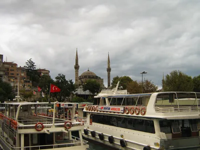 Bosphorus Dinner Cruise with Folk Dance and Live Performances in Istanbul