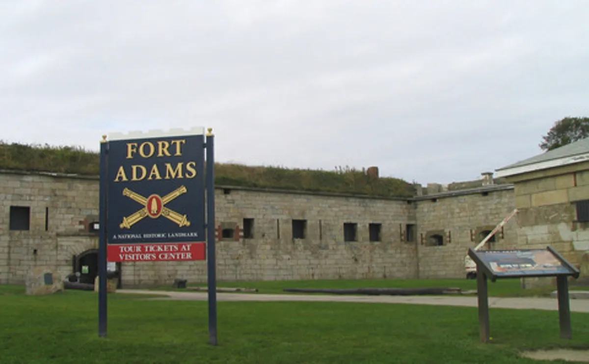 Newport, RI Grand Afternoon 75-Minute Narrated Harbor and Narragansett Bay Boat Cruise