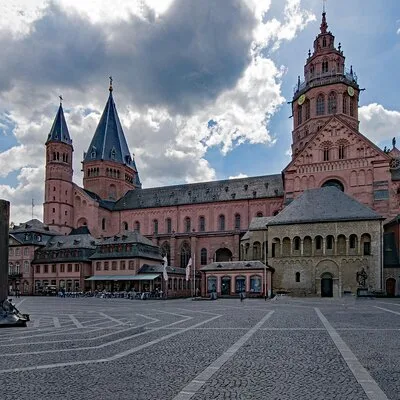 Mainz Private Guided Walking Tour with Local Guide