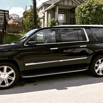 Private Transfer from Vancouver International Airport to Ferry Terminal