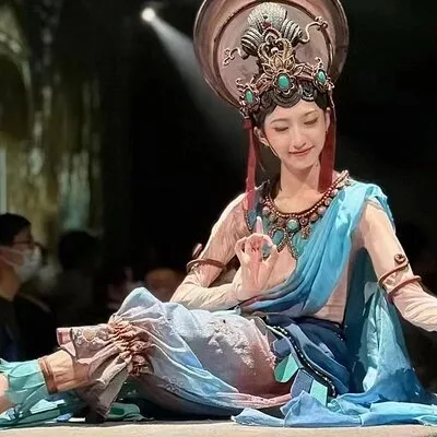 The Silk Road Show in Dunhaung with Transfer