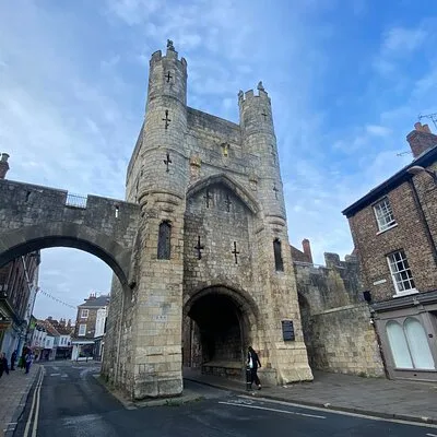 York City Medieval Walls Private Walking Tour