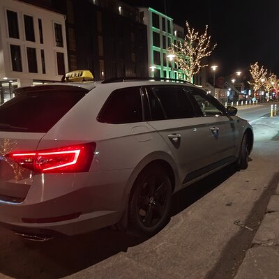 Private Transfer from Reykjavik to Keflavik Airport