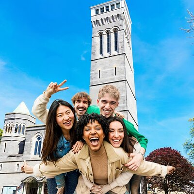 Plymouth: Self Guided City Walk and Interactive Treasure Hunt