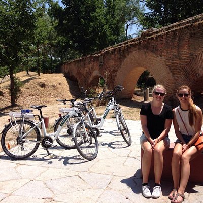 Madrid's River Side and Casa de Campo Bike Tour
