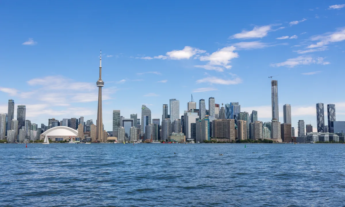 Toronto Harbour 1-Hour Boat Tour with Live Narration