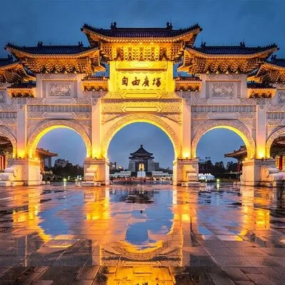 Taipei : Must-See Attractions Walking Tour With A Guide (Private)