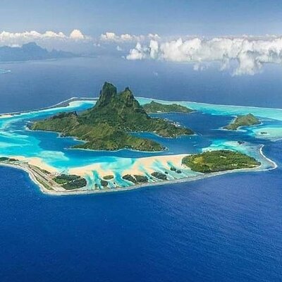 Bora Bora 30-minute Private Flight in a Light Aircraft