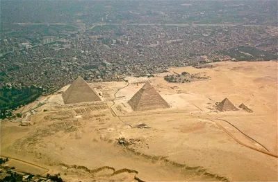 Cairo Sightseeing Day Trip: Giza Pyramids, Egyptian Museum, Khan el Khalili Bazaar