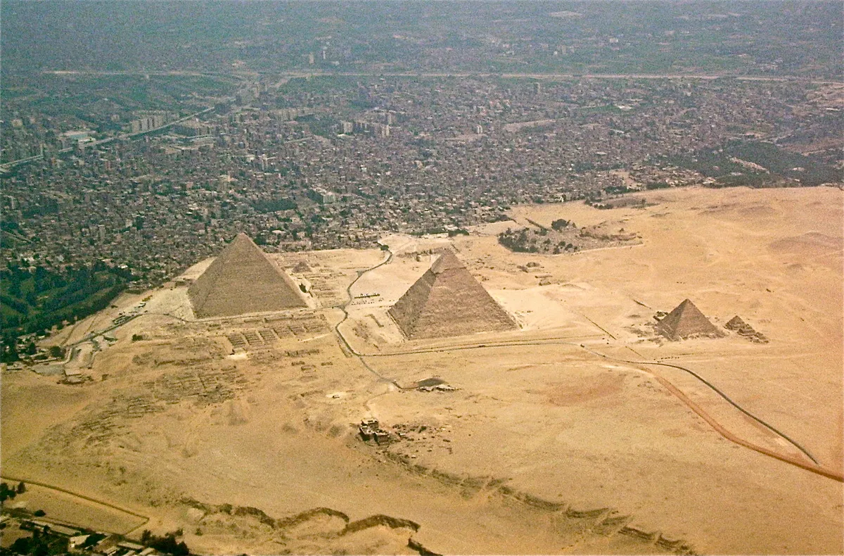 Cairo Sightseeing Day Trip: Giza Pyramids, Egyptian Museum, Khan el Khalili Bazaar