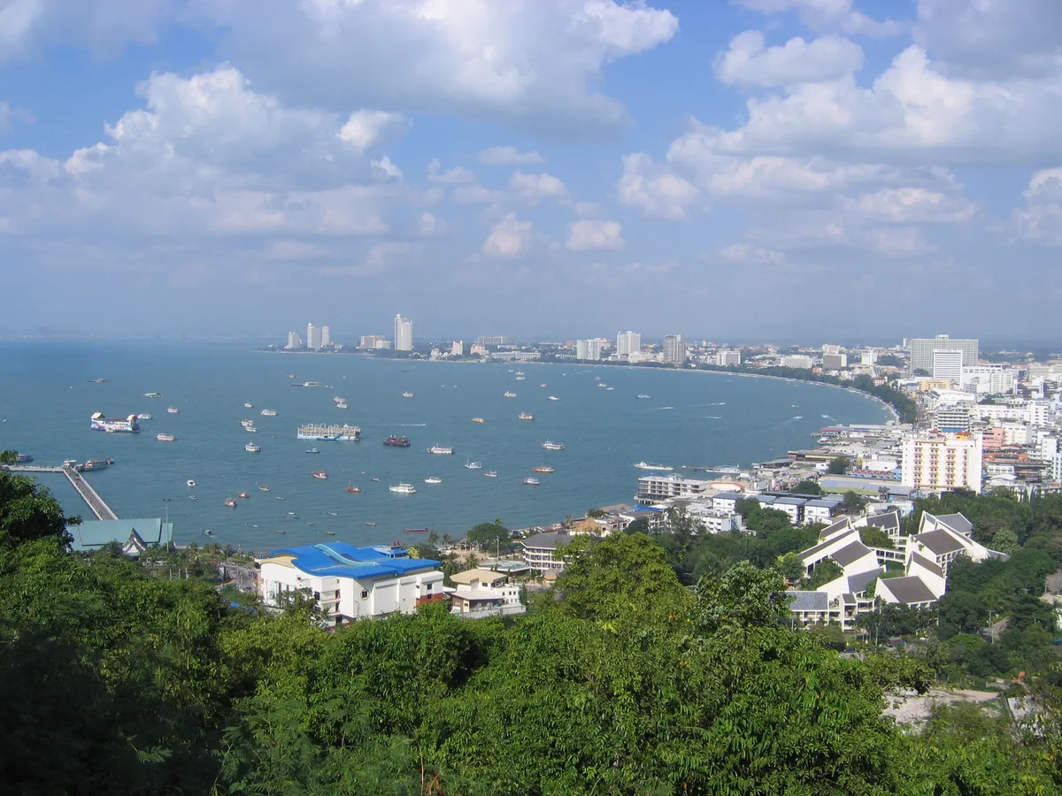 Pattaya Full-Day 3 Tropical Island Yacht Tour with Snorkeling and Buffet Lunch