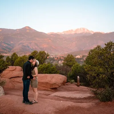 Private Vacation Photoshoot with Photographer Garden of the Gods