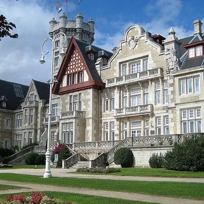 One-way Private Transfer From/To Santander Airport