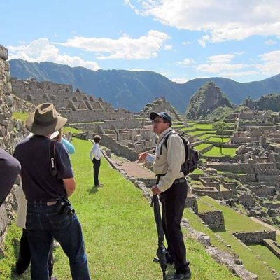 Hire a fluent English speaking and professional Machu Picchu guide