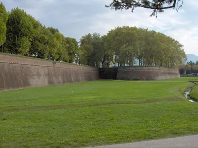 Lucca Historic Center 2-Hour Guided Walking Tour