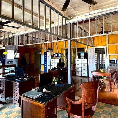 Walking Tour: Death in Paradise & Honoré Police Station Set Entry