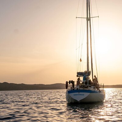 Sailboat Sunset Tour from Fornells, Menorca