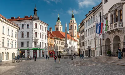 Ljubljana Small-Group Food Walking Tour with Wine, Beer, Coffee and Desserts