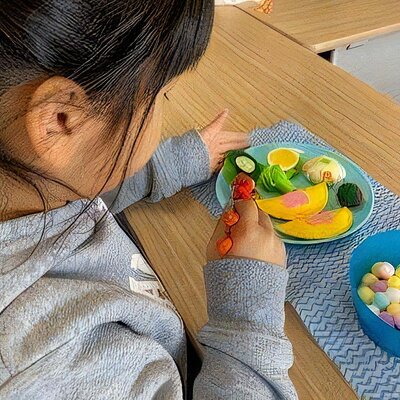 Mastering the Proper Use of Chopsticks in Osaka