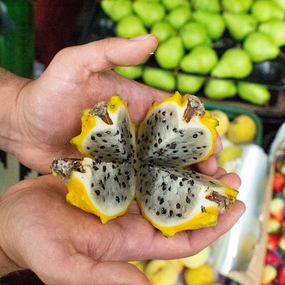 Private Tour of Paloquemao Square with Gastronomic Tasting