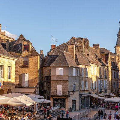 Sarlat Gourmet Tour and Market Visit