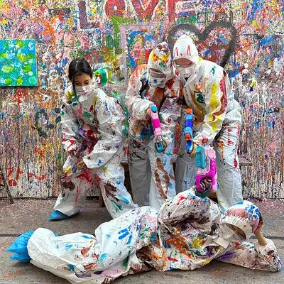 Seoul Action Painting Experience in a Studio (Foreigner Only)