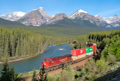 Private Customizable Banff Tour Including Lake Louise, Moraine Lake and 6 More Sights