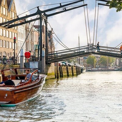 Private Guided Walking & Boat Tour Through Historical Dordrecht