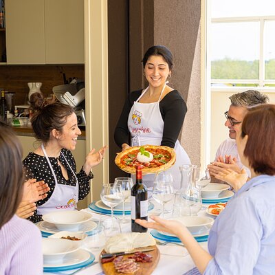Authentic Pizza-Making Class with Lake Como Views