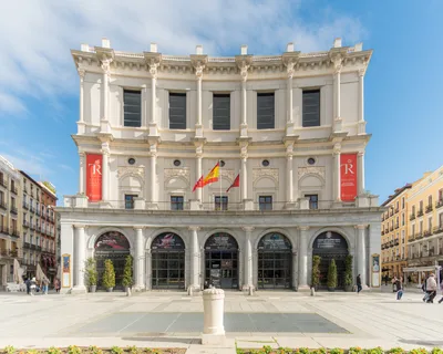 Madrid Small-Group Tapas Tour at 4 Venues with Lunch or Dinner