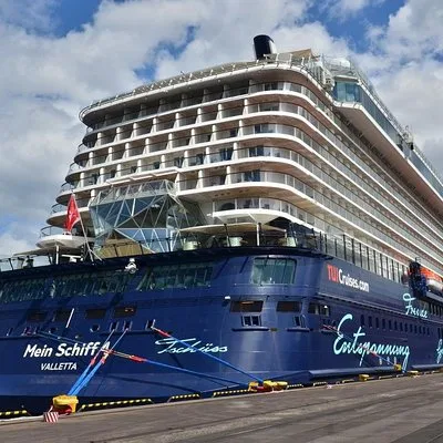 Private Transfer From the Port Gdynia to Gdansk Old Town