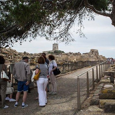 Archaeological tour of Nora